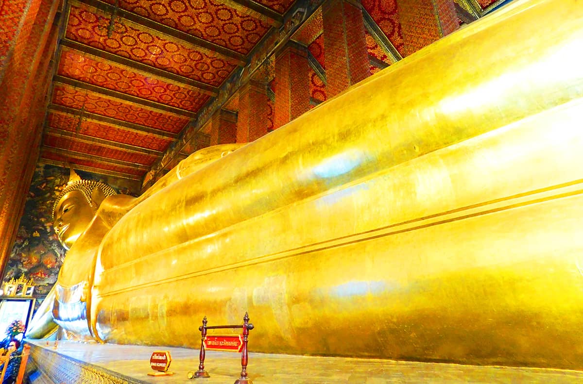 Храм лежащего Будды в Бангкоке