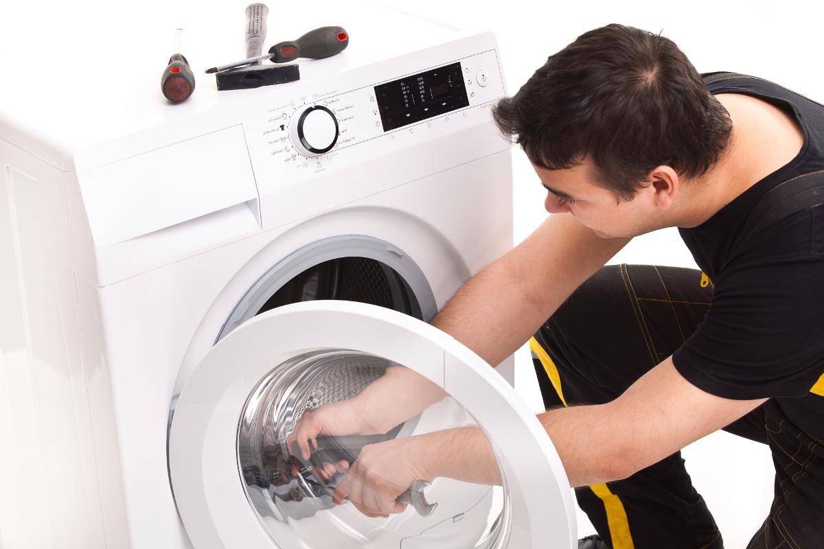 Что делать, если сломалась стиральная машина: ремонт и помощь