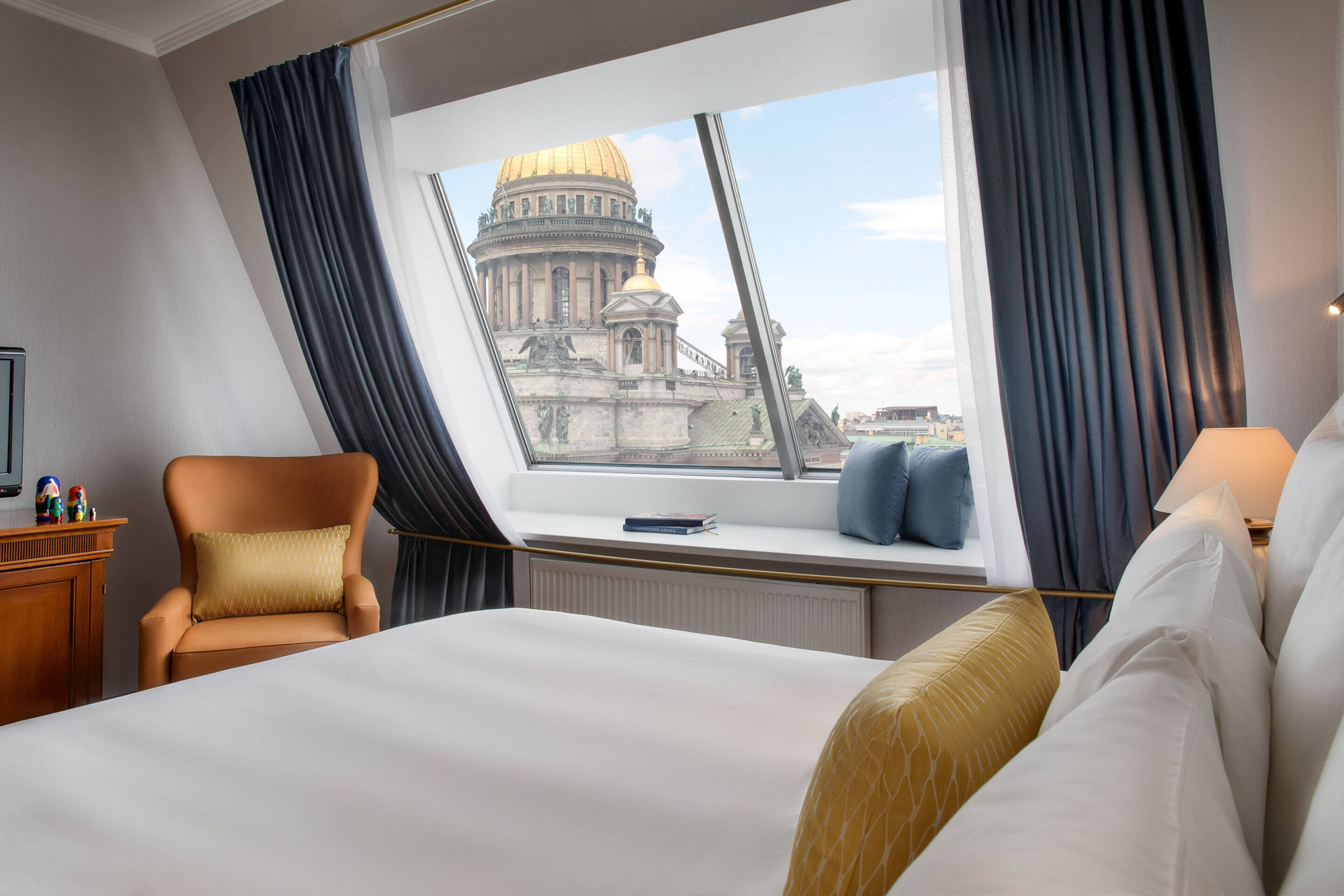 Снять отель в центре или в новых районах Санкт-Петербурга: рассказываем про все плюсы и минусы