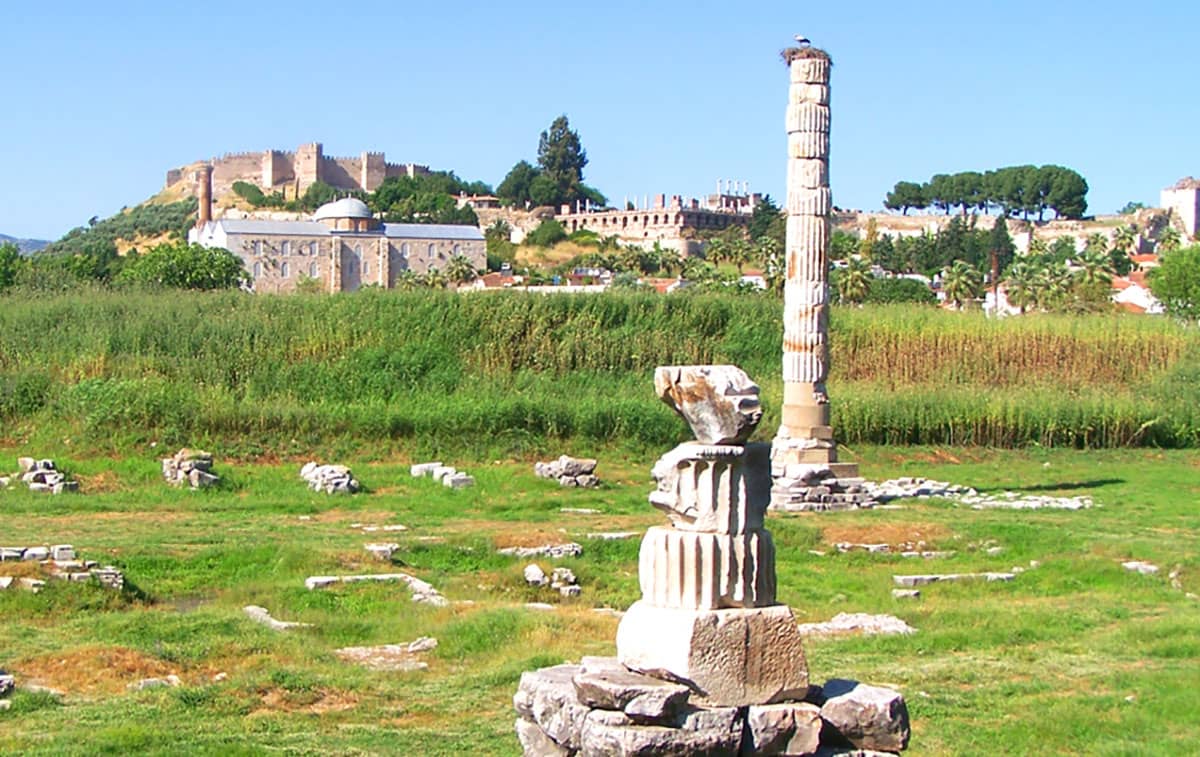 Город Эфес руины храма Артемиды