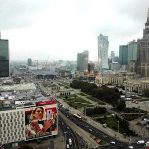 Девушка рассказывает про эмиграцию в польшу