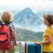 Preparar un viaje con niños: Guía práctica y conversacional para viajar sin perder la paciencia (Préparer un voyage avec des enfants)