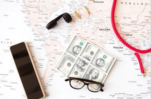 Cómo gestionar tu dinero y finanzas mientras viajas: la guía práctica para viajeros inteligentes