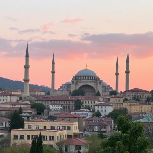 Туры в ОАЭ: как выбрать свой идеальный отдых в стране небоскрёбов и пустынных дюн