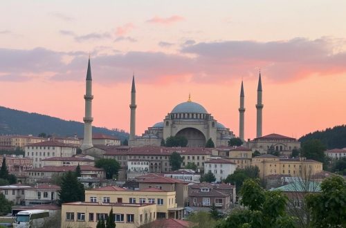 Туры в ОАЭ: как выбрать свой идеальный отдых в стране небоскрёбов и пустынных дюн